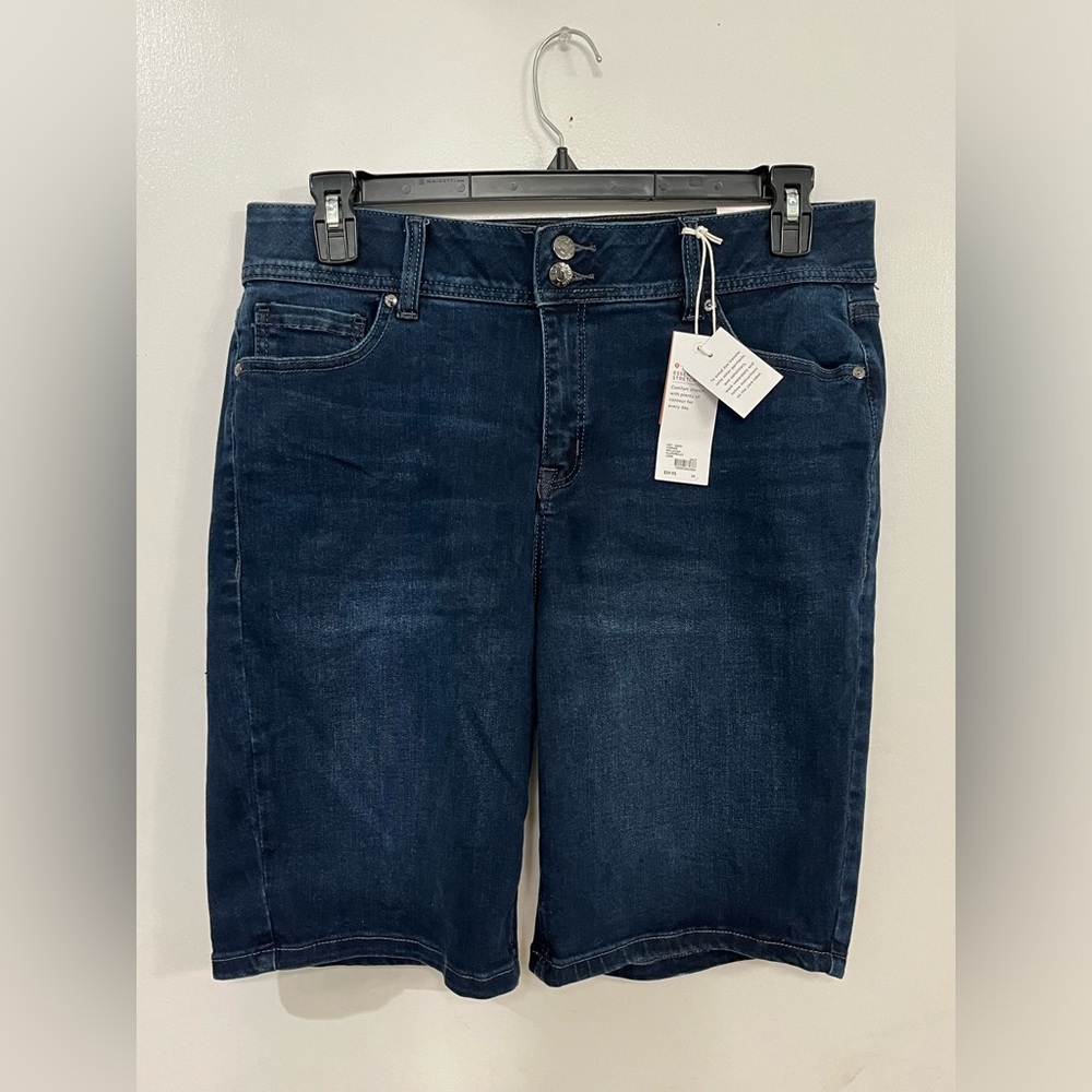 Lane Bryant High Rise Essential Stretch Denim Bermuda Shorts, size 14, new